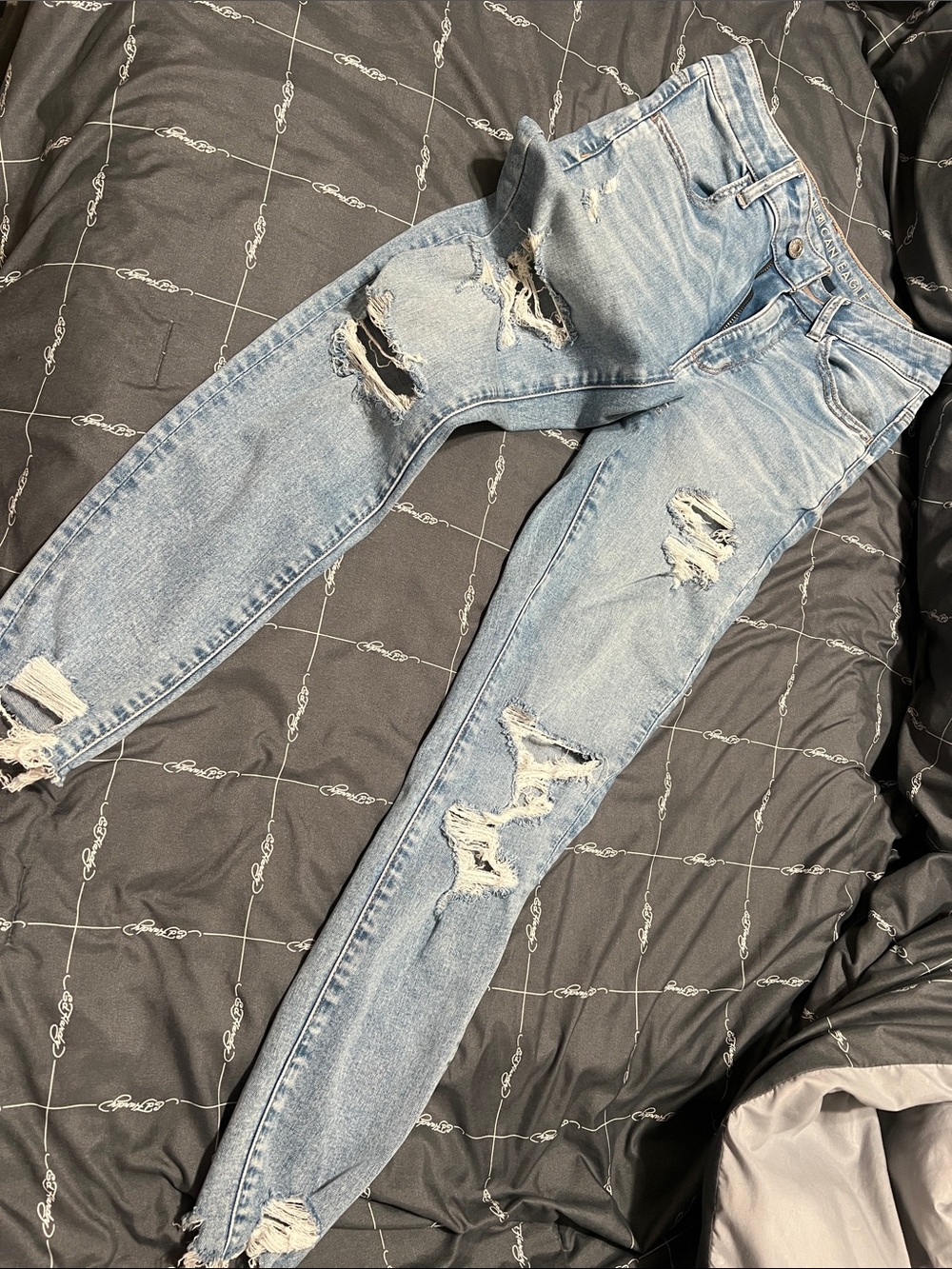 American Eagle Outfitters Light Blue Distressed Skinny Jeans